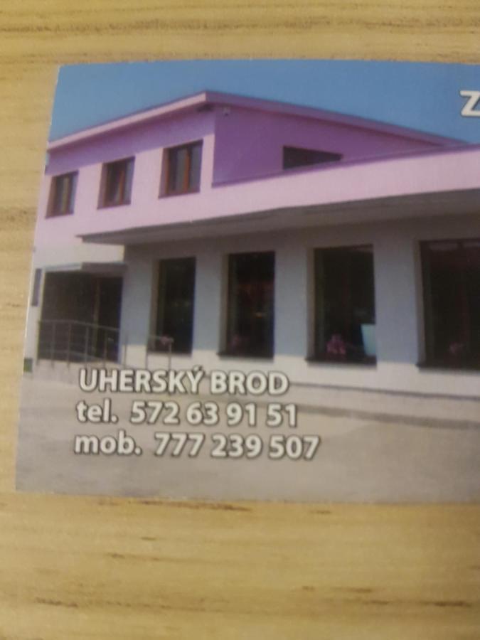 Podkrvni Byt Pro Dva S Kuchynou Угерски-Брод Экстерьер фото